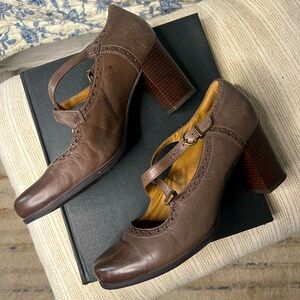 Clark's Cottage Chic Artisan Burgundy Heels Size 10